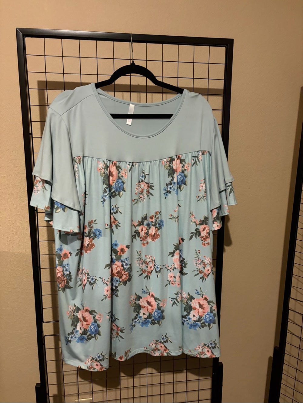 Curvy Lovey Women's Light Blue Floral Ruffle Sleeve Babydoll Top